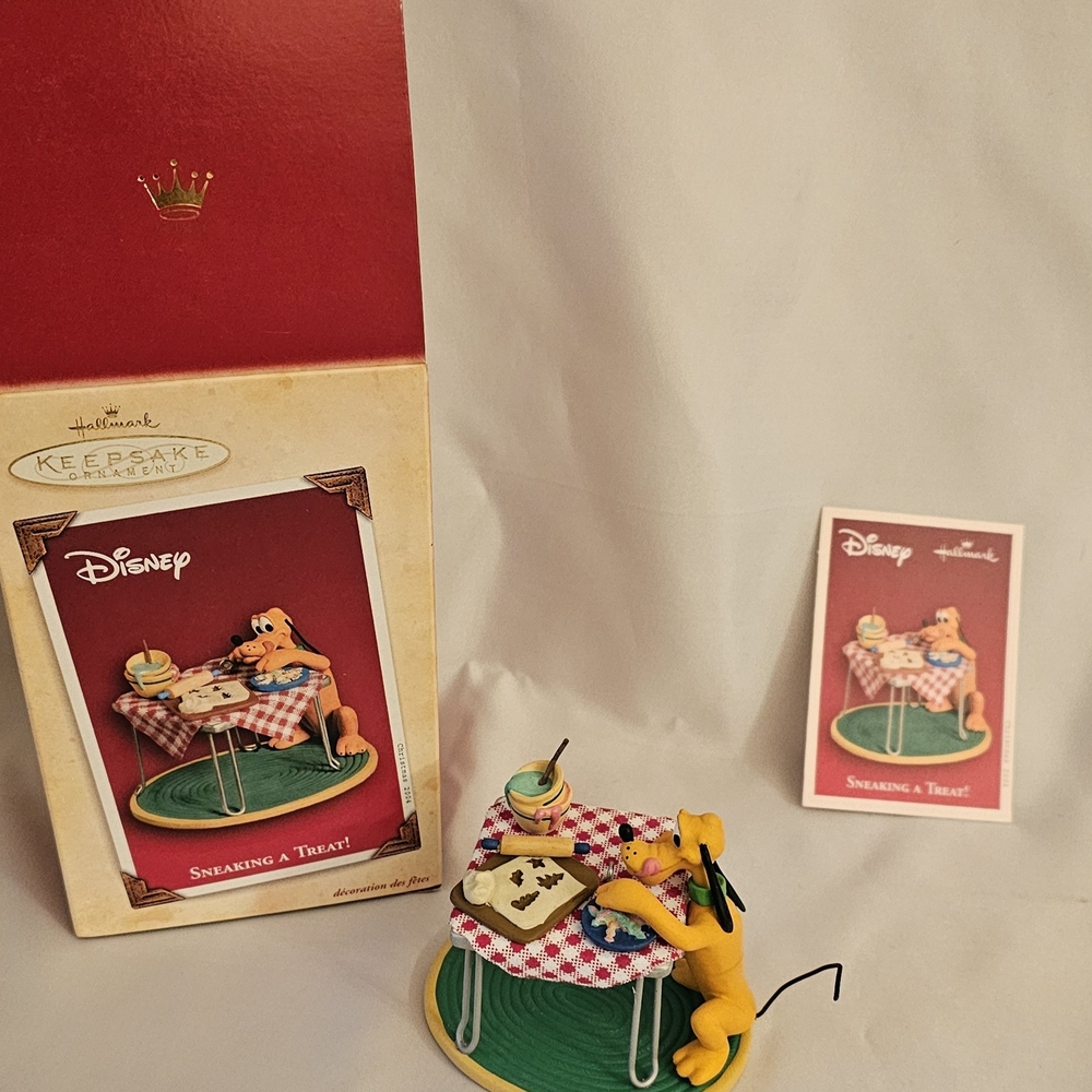 Hallmark Disney Pluto Ornament - Yellow and Green